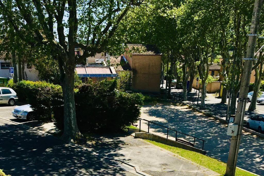 Bleu Lavande - Coquet Appartement Ambiance Village Істр Екстер'єр фото